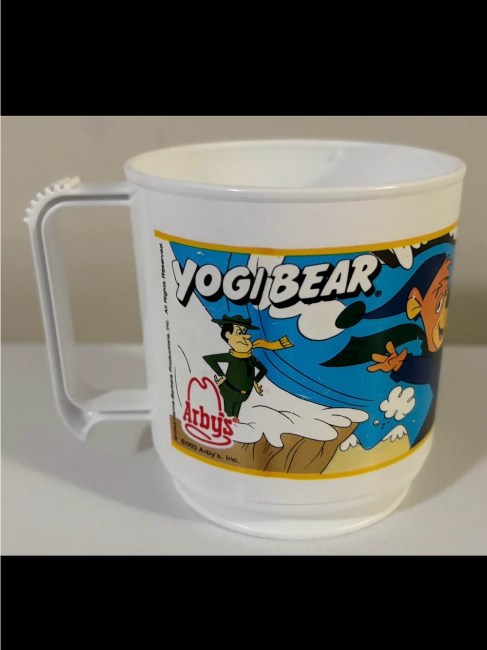 Arby’s Yogi Bear White Plastic Collector Mug Vintage 1993
